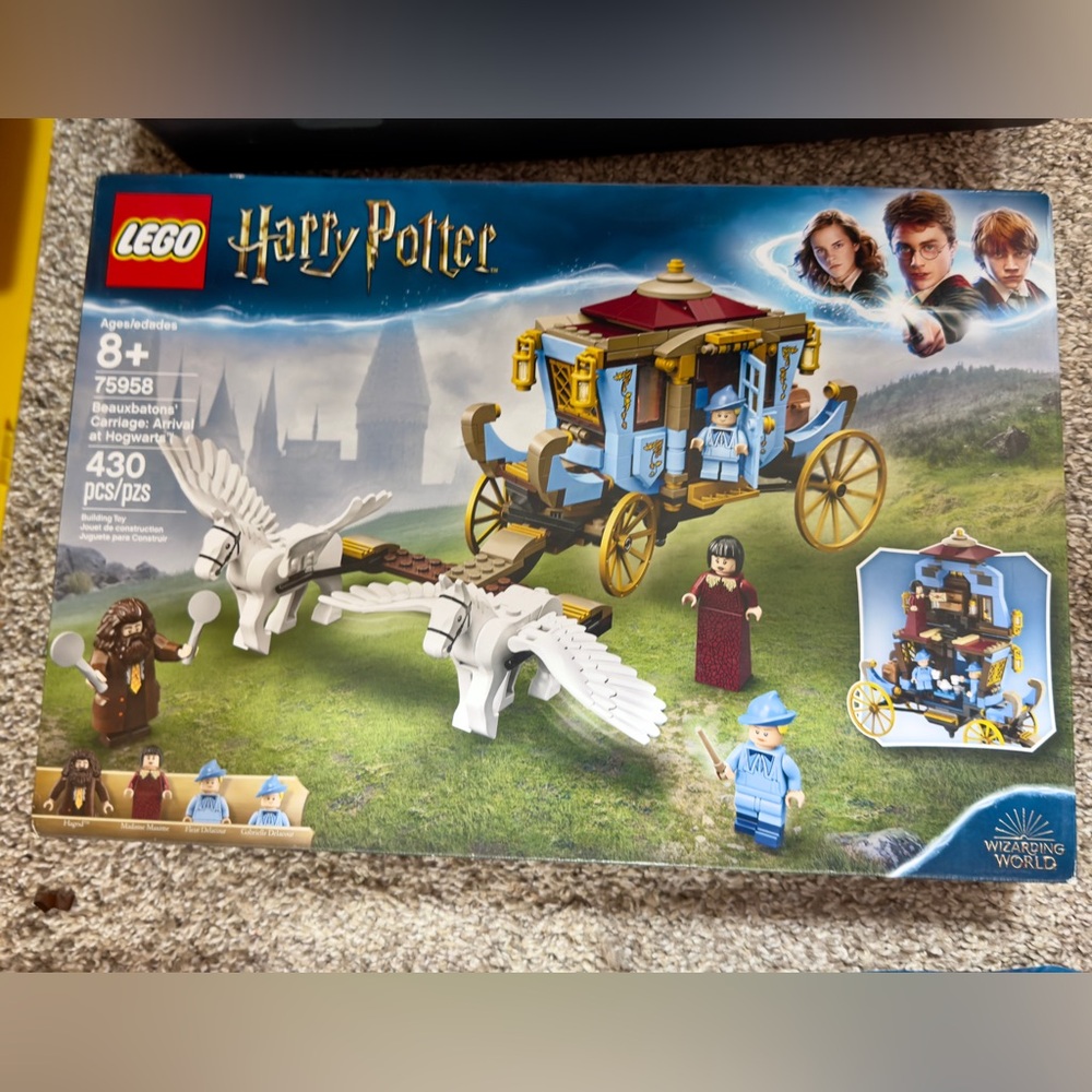 New Lego Harry Potter
Beauxbatons' Carriage:
Arrival at Hogwarts 75958